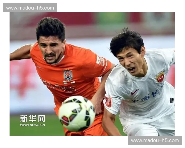 中超巅峰对决：山东鲁能vs上海上港，那场被时光铭记的铁血与华丽